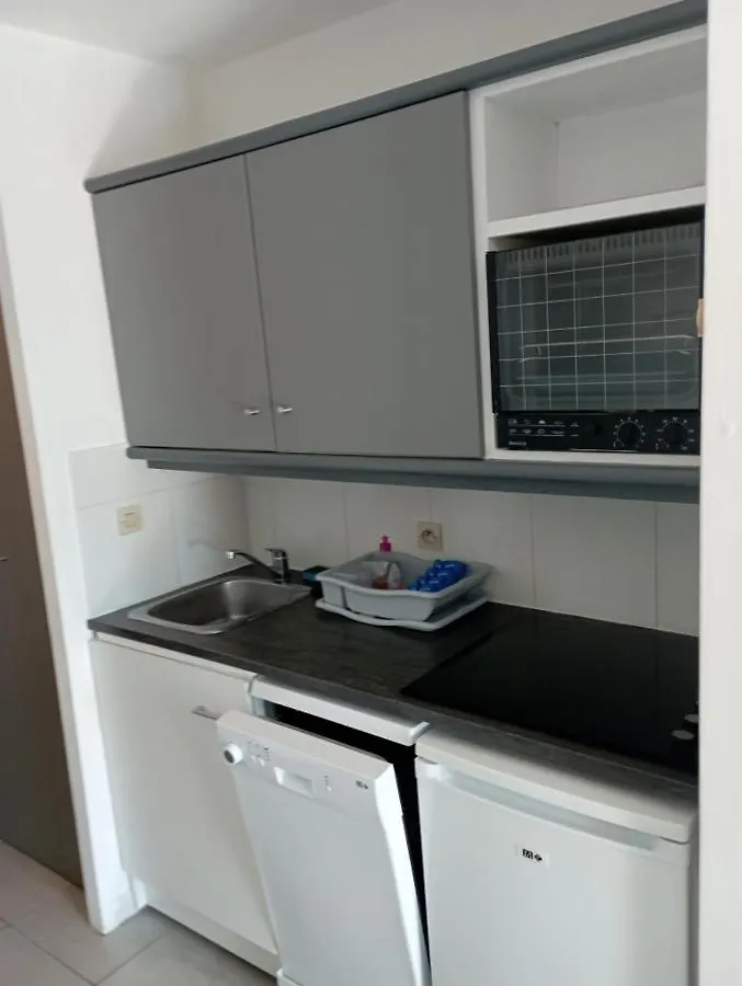 2 Pieces Refait A Neuf Cannes La Bocca Apartment